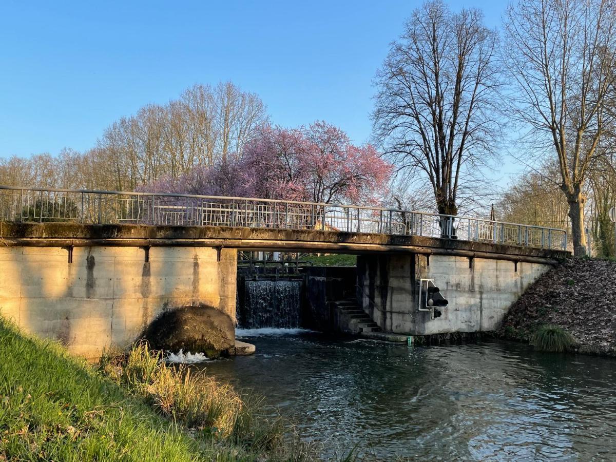 Gite Le Bois De Montpouillan マルマンド エクステリア 写真