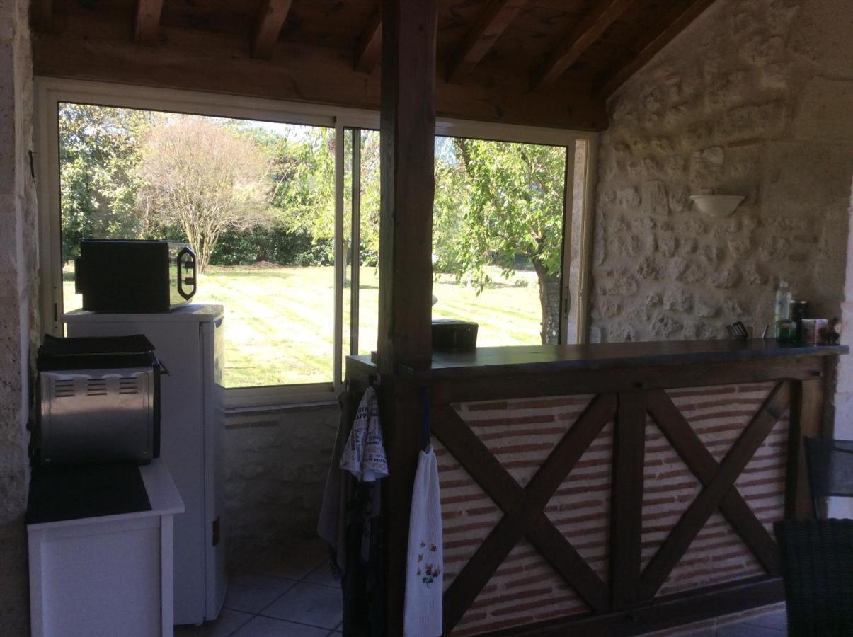 Gite Le Bois De Montpouillan マルマンド エクステリア 写真